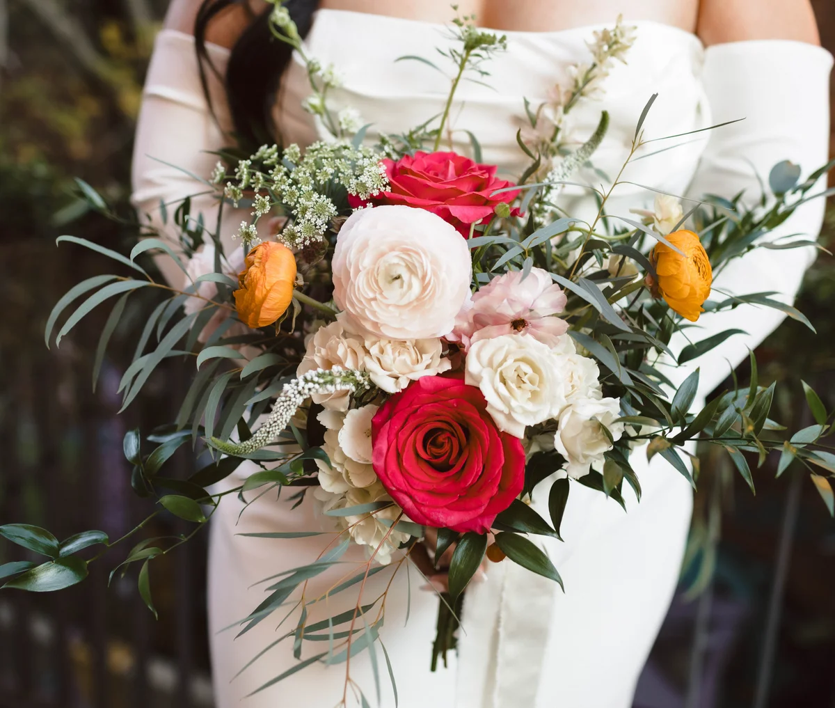 Featured: Bridal bouquet in crimson & marigold